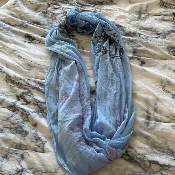 Paris themed infinity scarf - Picture 5 of 5